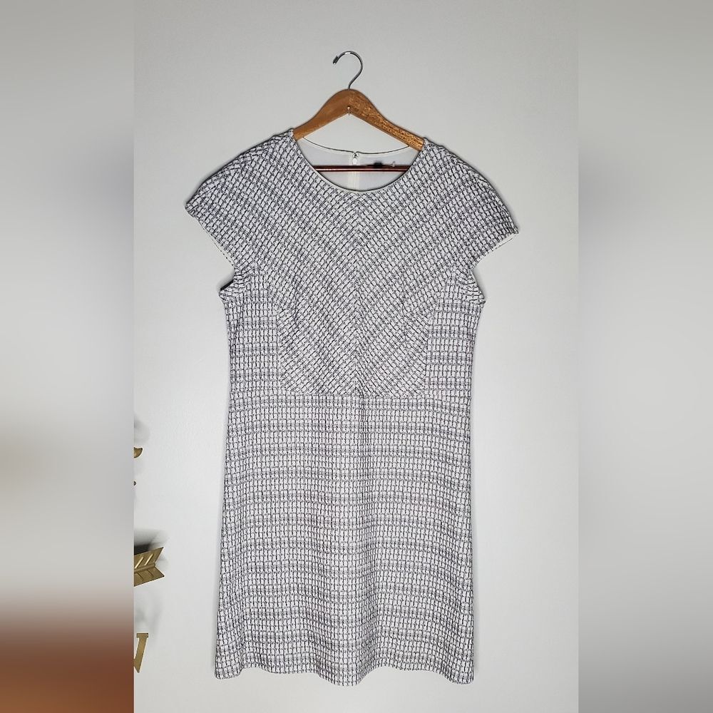 Ann Taylor Elegant Black and White Tweed Shift Dress Size 18 T